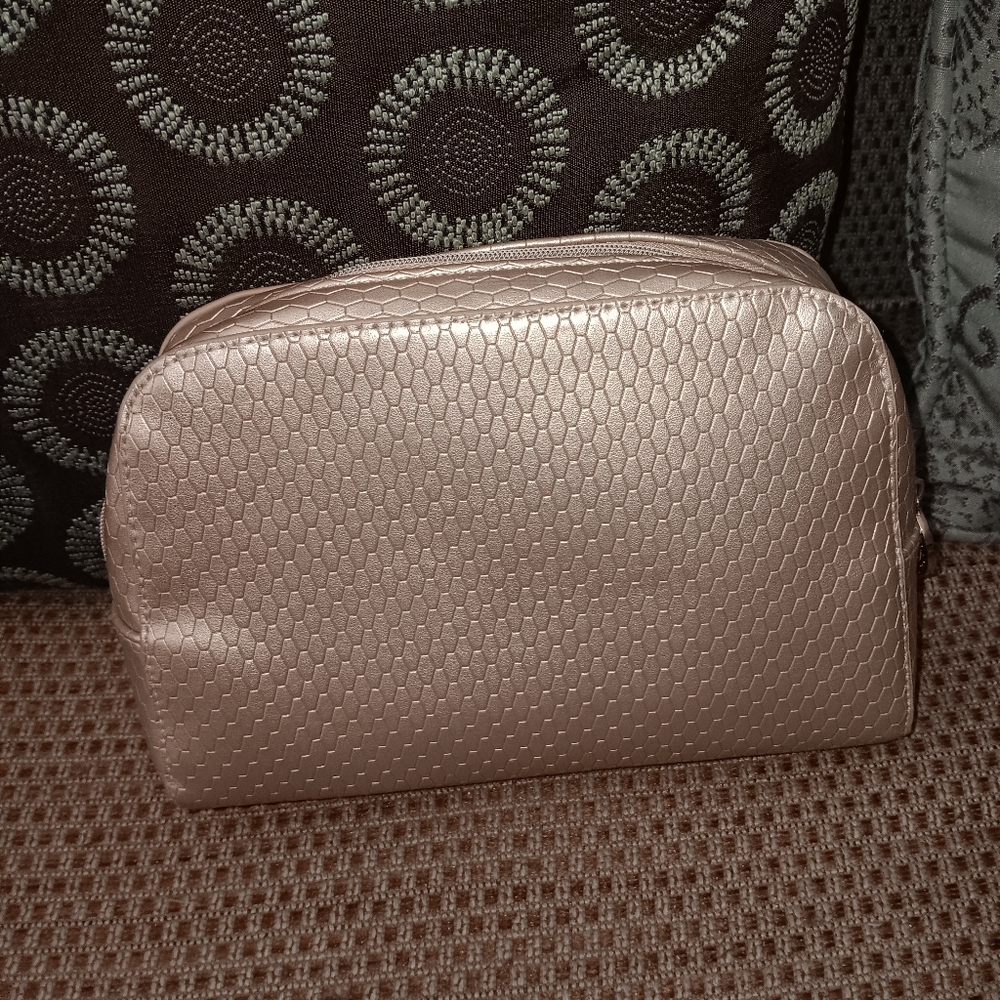 Bvlgari parfums makeup pouch